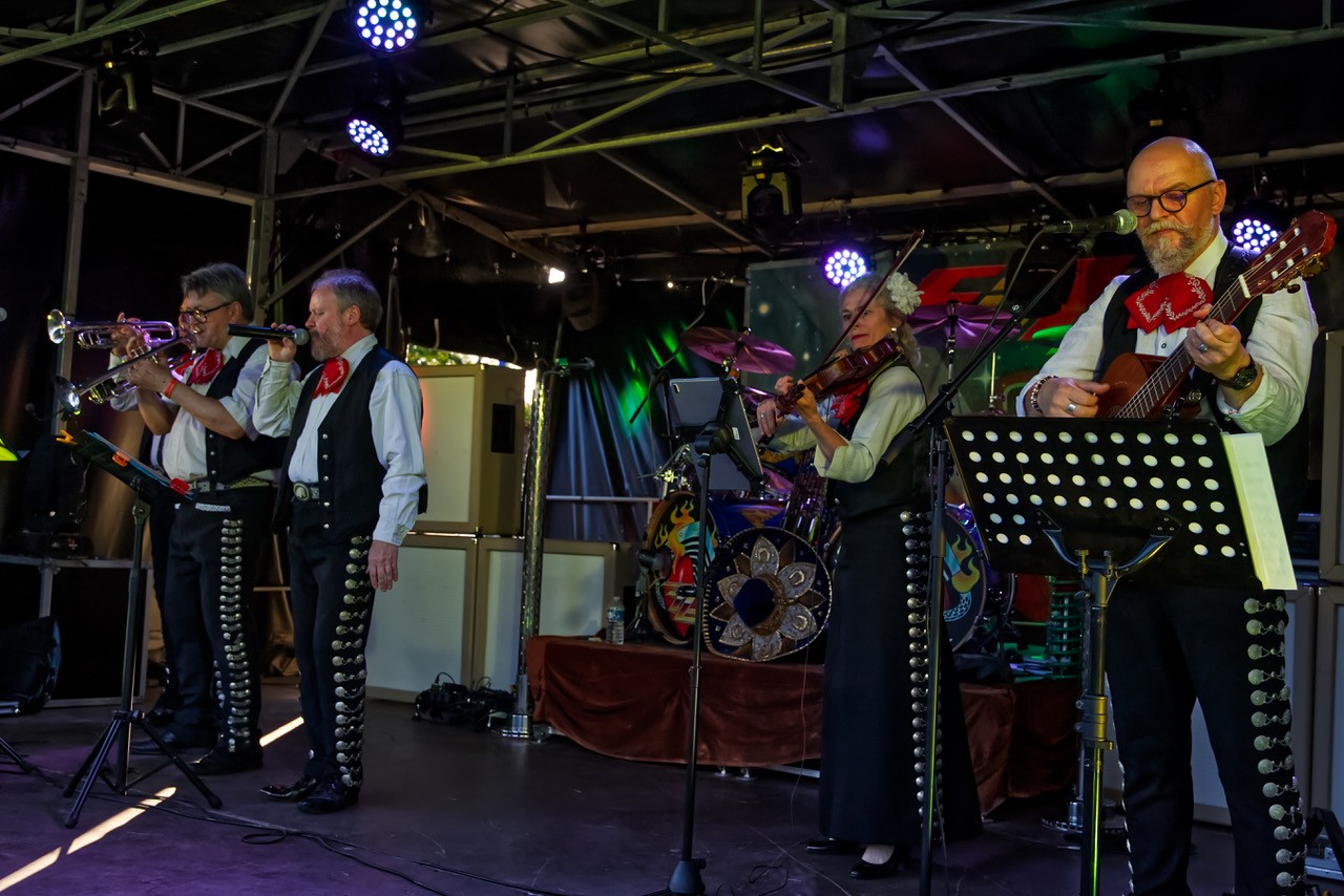 Els los tropicales mariachis f r 2025 9