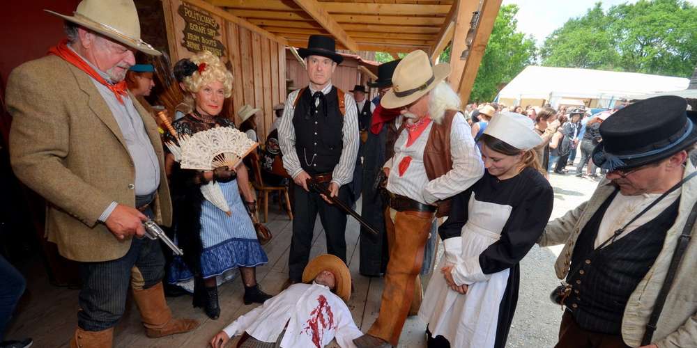 full-gun-a-orchestre-la-mort-de-touco-lors-dune-reconstitution-plus-vraie-que-nature